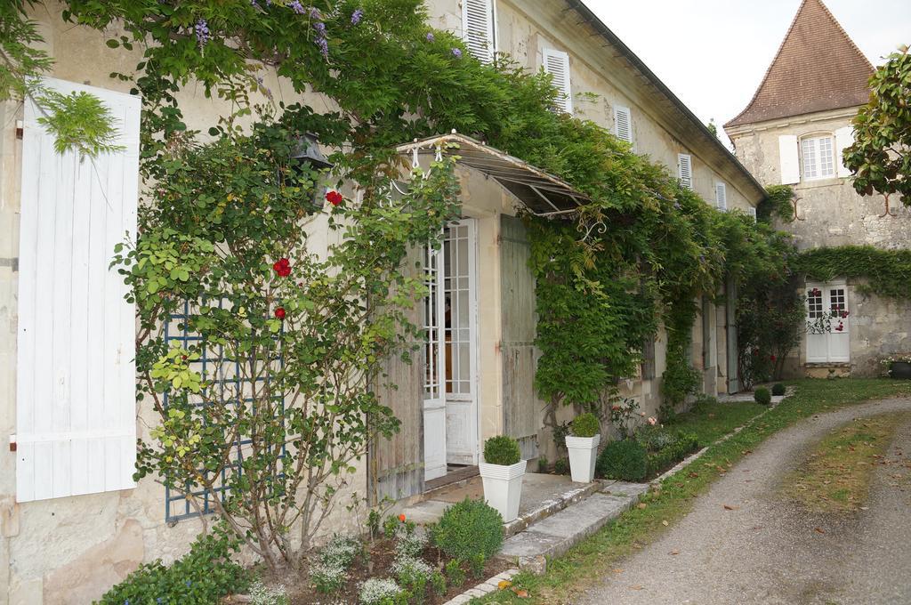 مبيت وإفطار Léoville Chateau De Puyrigaud المظهر الخارجي الصورة